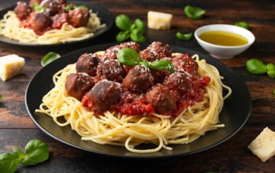 What to Serve with Spaghetti and Meatballs? 12 Must-try Side Dishes