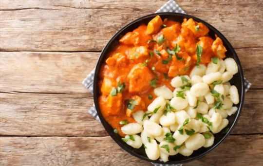 What to Serve with Chicken Paprikash? 10 Side Dishes