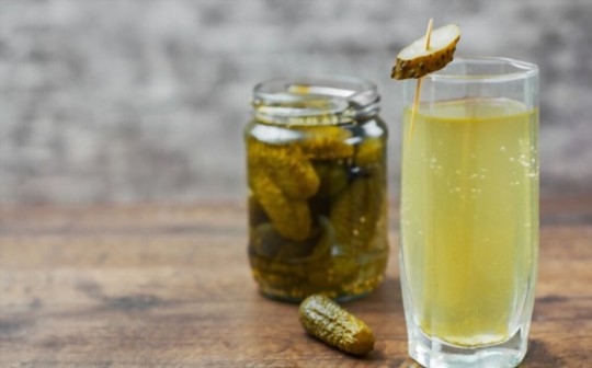 How Long Does Pickle Juice Last? Does it Go Bad?
